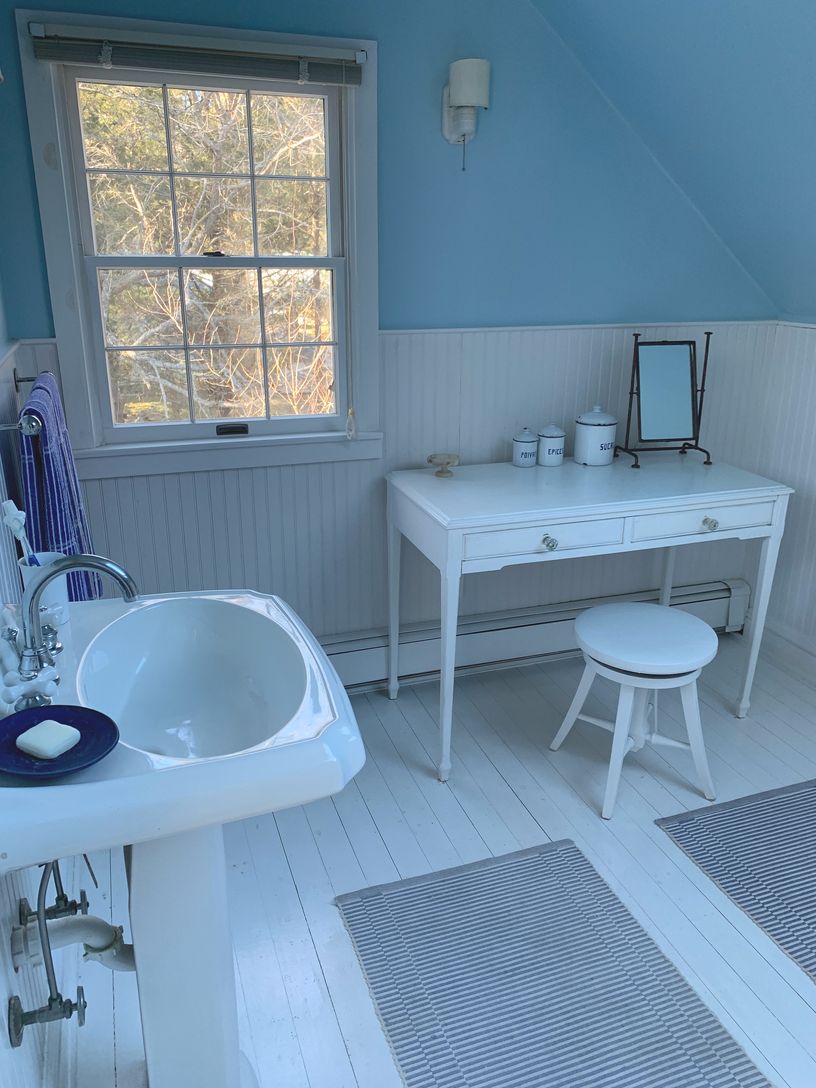  Upstairs Bathroom