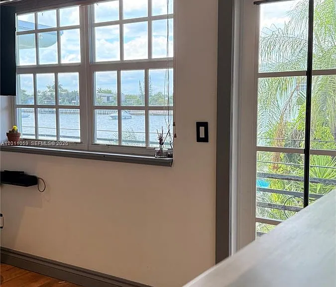 8600 Byron Ave #8 — Photo 27