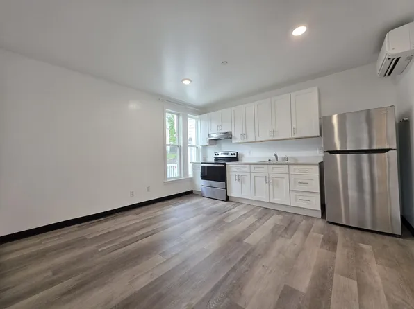 415 Olo St 1stflr 1b/1b Renovated Churchparish! Petsok Laundry! Prkg!, 415 Olo St #3, Woonsocket, RI 02895