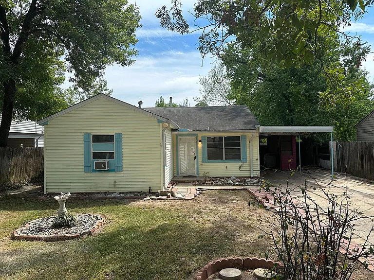 2735 Parkridge St — Photo 1