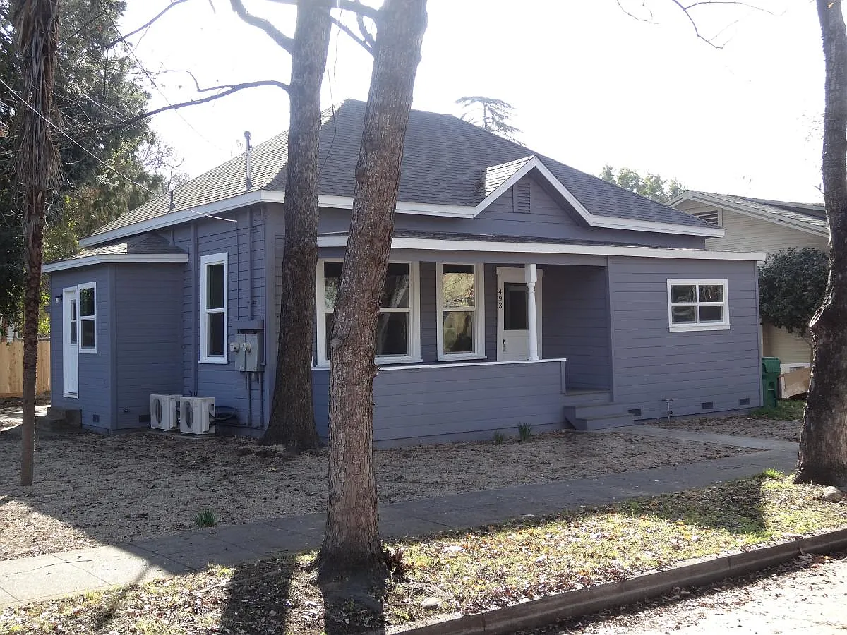 Building Photo - 493 E 6th St