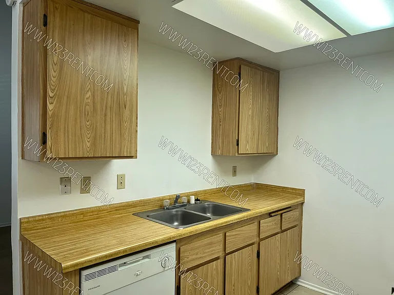 1628 Cactus Dr — Photo 7