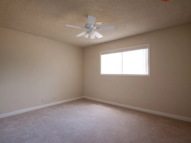 Coldwater Canyon Apartments — Photo 18