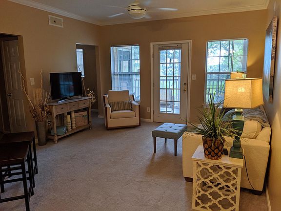 3rd image of 4103 Walden Park Dr