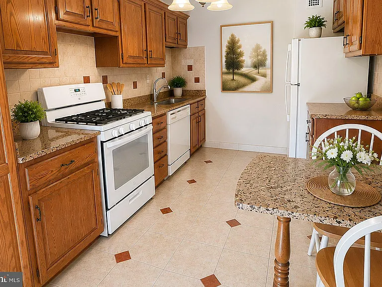 4800 Chevy Chase Dr #404 — Photo 8