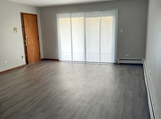 16735 Forest Ave #3N, Oak Forest, IL 60452