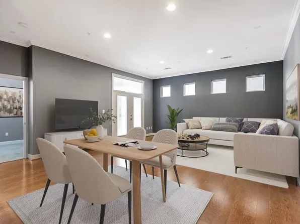 300 Saint Joseph Pkwy APT 211, Houston, TX 77002