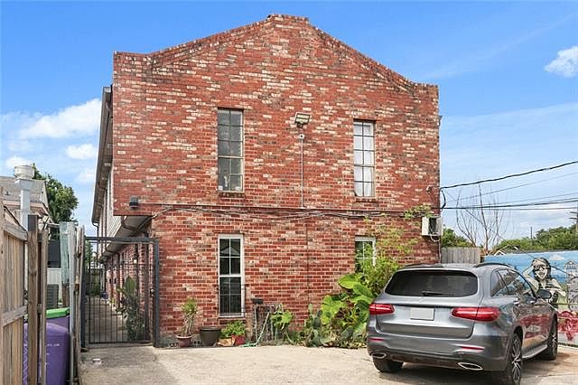 1st image of 1609 Urquhart St #1