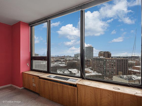 5th image of 3930 N Pine Grove Ave APT 1410