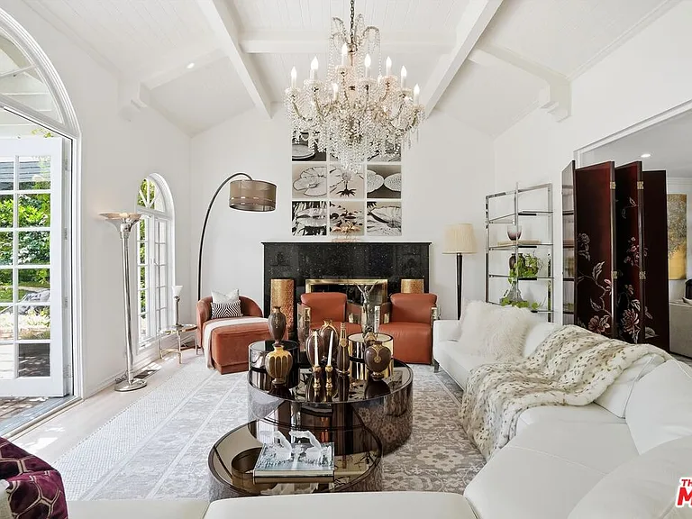 317 S Burlingame Ave — Photo 6