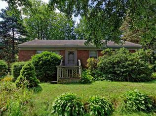 4 Daisy St, Latham, NY 12110