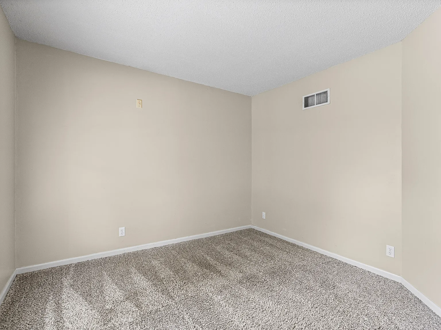 4 bed, 2.5 bath, $2,695 — Photo 4