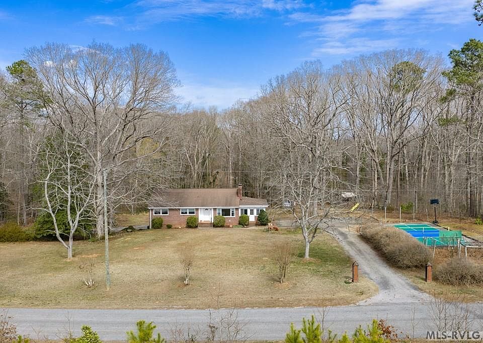 1st image of 574 Twin Ponds Rd