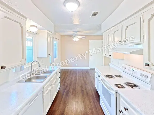 1332 Scott Ave APT 104, Clovis, CA 93612
