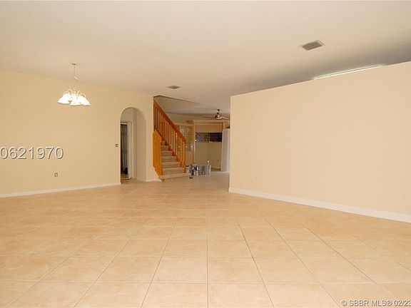 3rd image of 315 NW 158th Ln