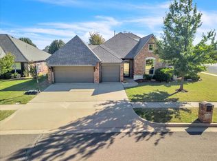 17400 Golden Hawk Ln, Edmond, OK 73012