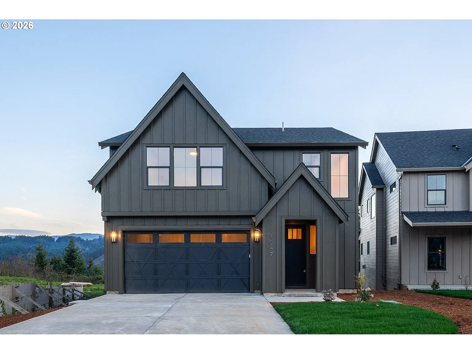 1047 SE Olive Way photo 1