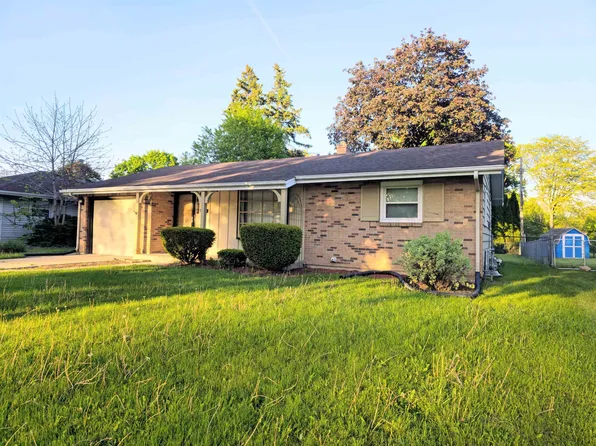 1926 Apple Tree Ln, Rockford, IL 61108