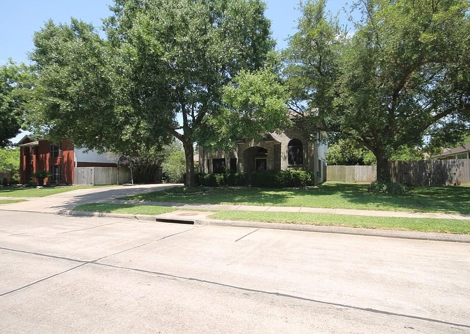 1st image of 1305 Garden Park Dr