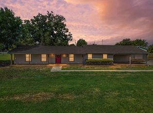 801 Oak Lane Dr, Joshua, TX 76058