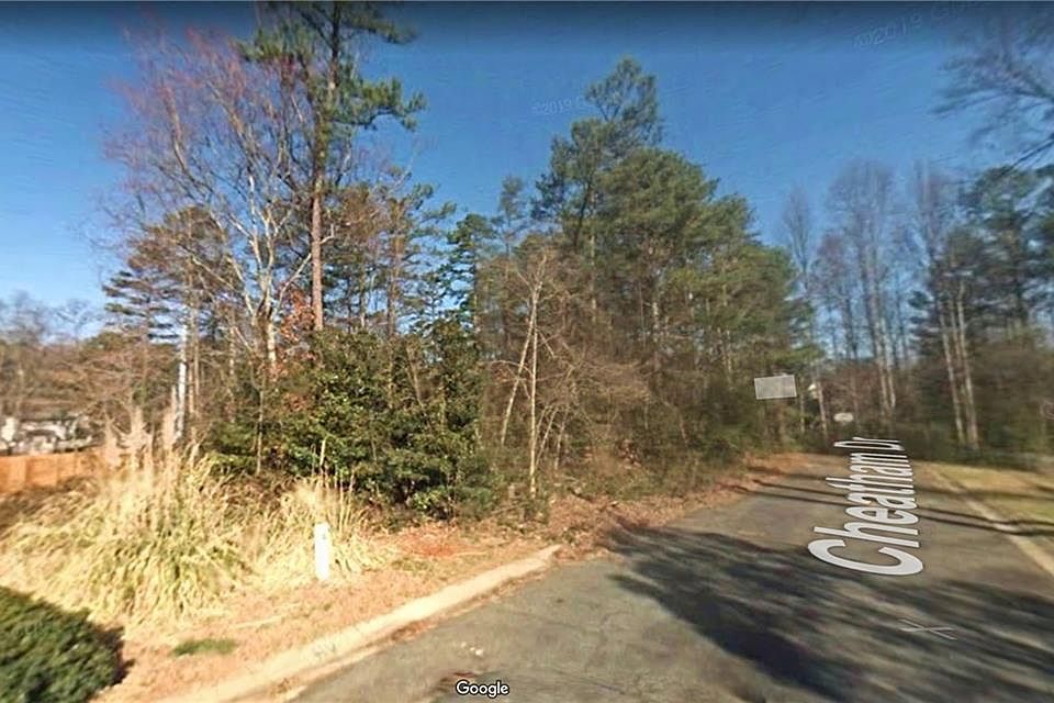 2nd image of 606 Cheatham Dr SW