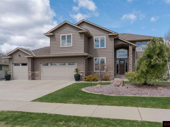 22 Danbury Ct, North Mankato, MN 56003