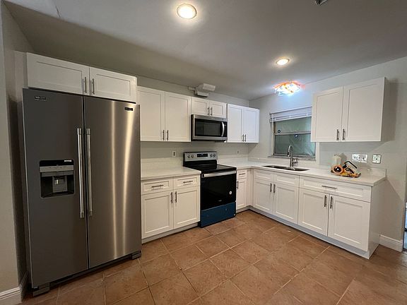 2nd image of 2301 Saint Lucie Blvd