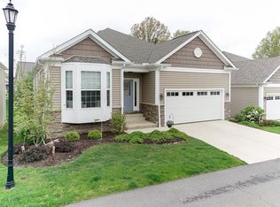 14 Bristol Ln, Rocky River, OH