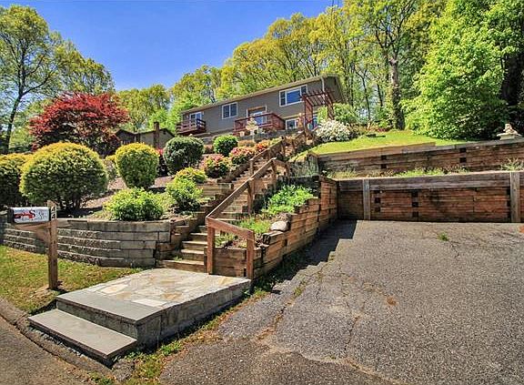 2nd image of 44 Bruce Dr