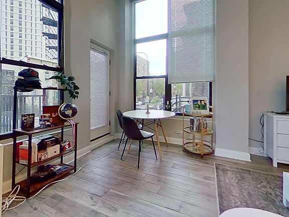 3rd image of 1958 N Lincoln Ave APT 2F