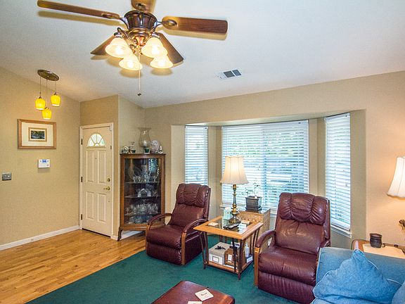 3rd image of 2660 Dawnridge Dr