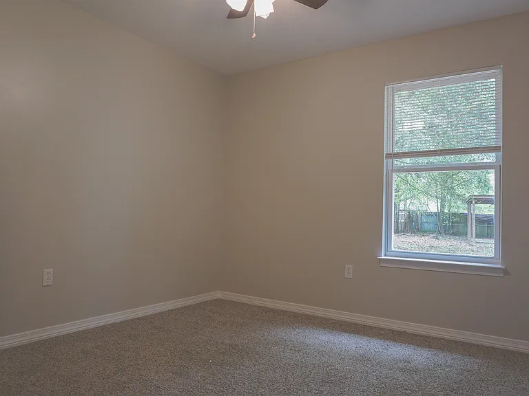 6115 Willow Ln N — Photo 20