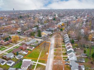 21821 E Eight Mile Rd, Saint Clair Shores, MI 48080