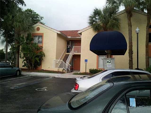 1st image of 1008 The Pointe Dr