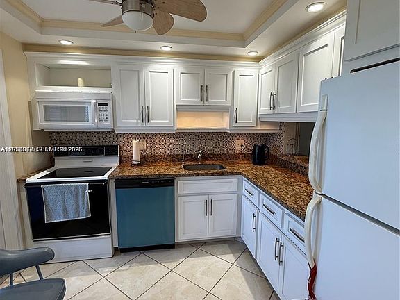 3rd image of 4800 Hillcrest Ln APT 511