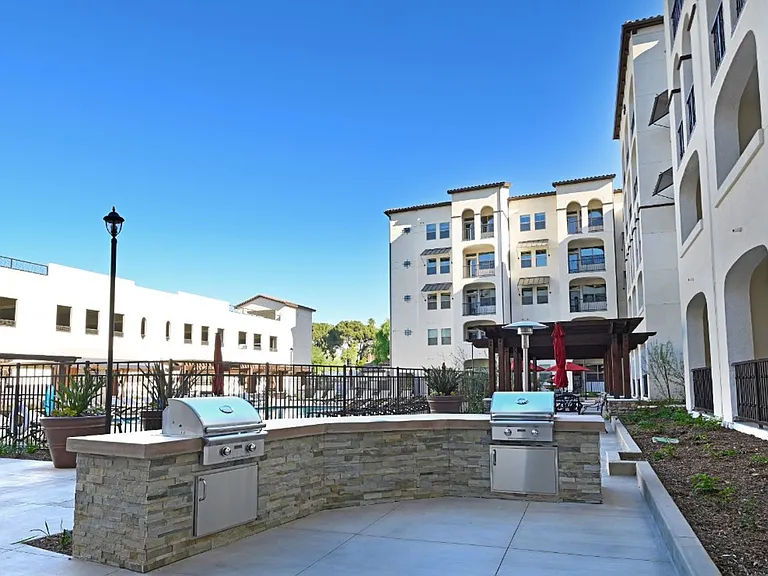 Centerpointe at Market Apartments - 3145 Market Street Riverside CA 92501 — Photo 79