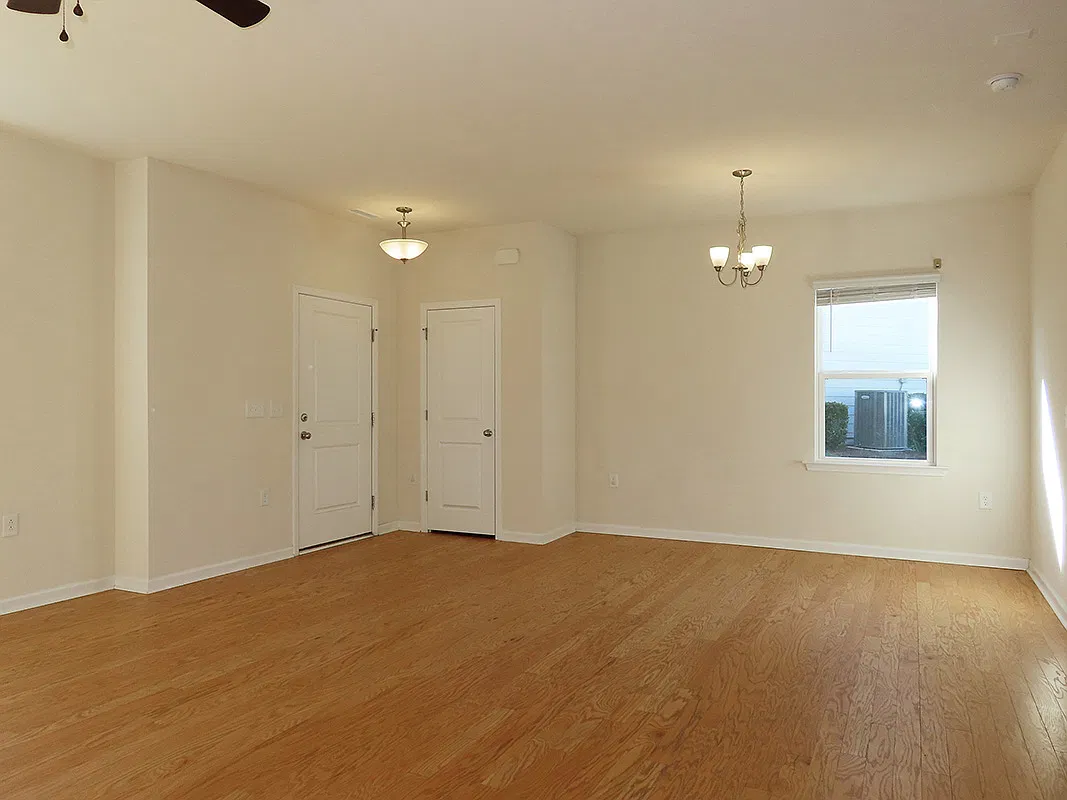 3 bed, 2.5 bath, 1986 sqft, $1,995 — Photo 4