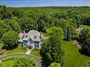 405 Queens Grant Rd, Fairfield, CT 06824