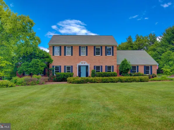 15620 Old Waterford Rd, Waterford, VA 20197