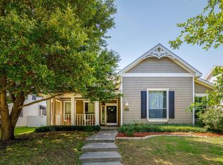 10118 Lakeview Dr, Aubrey, TX 76227