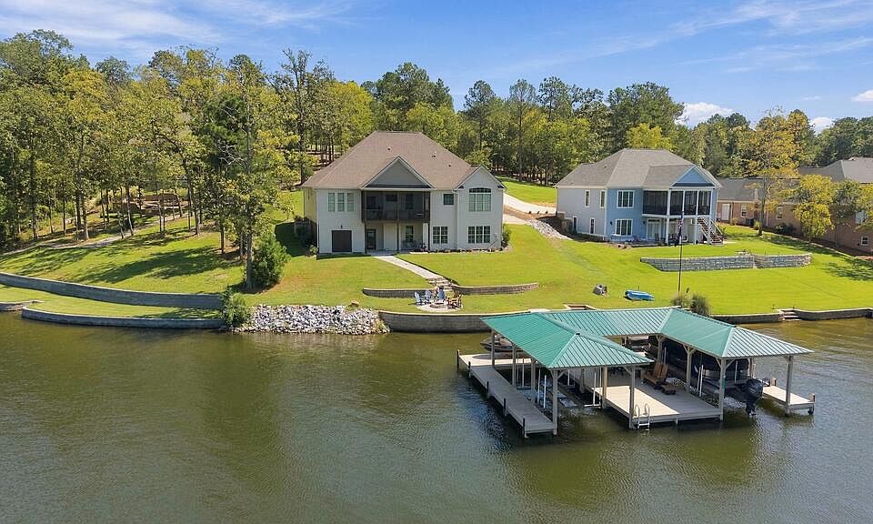 1st image of 368 Abercrombie Point