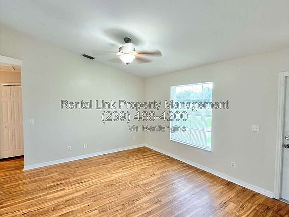 3rd image of 4423 25th St SW