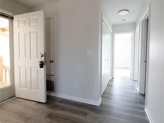 3rd image of 4217 Edith Ln