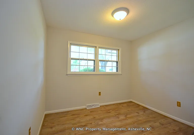 53 Tipperary Dr — Photo 9