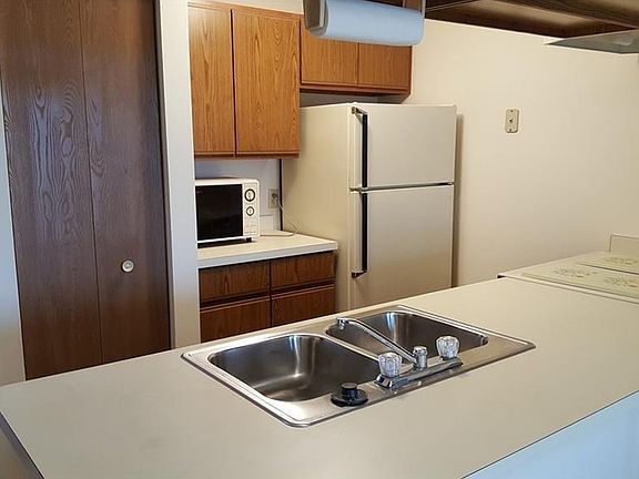 2nd image of 208 Park Ave APT 2