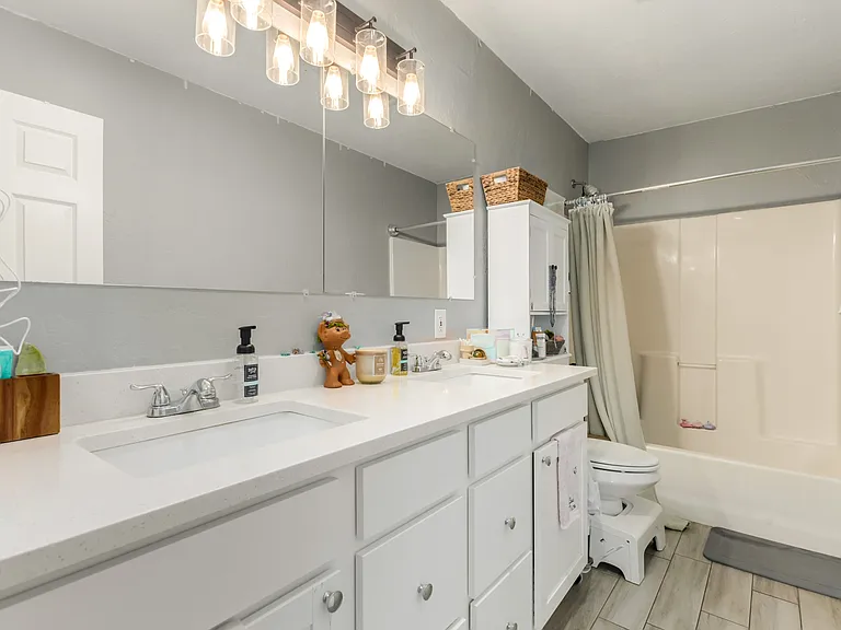 2321 E 6th St #2 — Photo 11