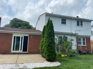 30058 Smith Dr, Warren, MI 48093