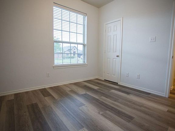 5th image of 6516 Chalk River Dr