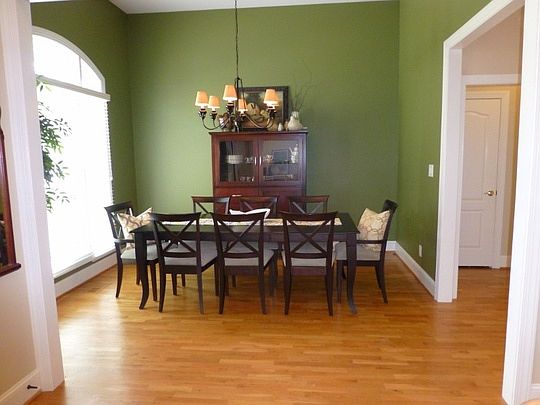 3rd image of 510 7th Ave NE