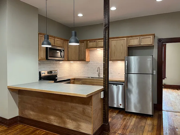 7 Wallace Avenue — Photo 3